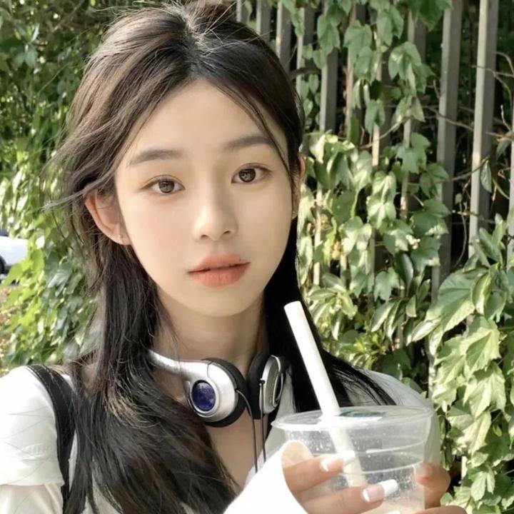 穿越后宫我和暴君互听心声